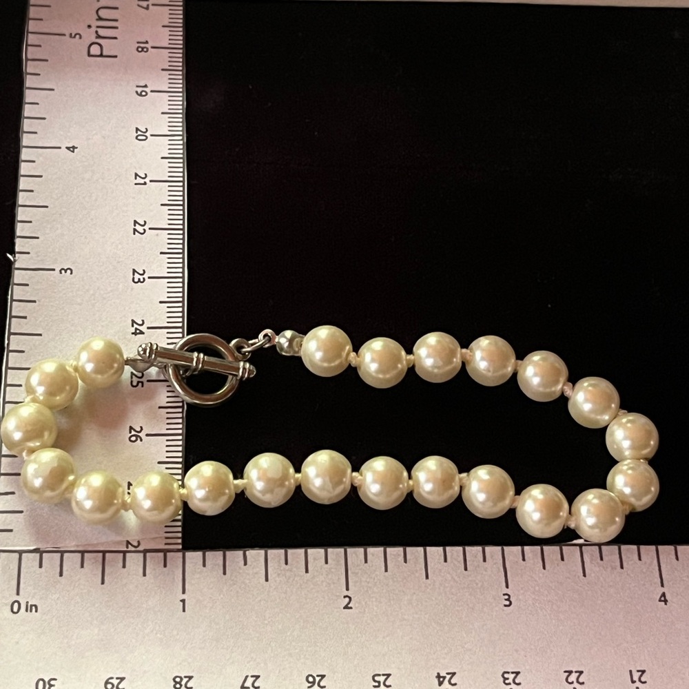 Faux pearl matching bracelet and necklace - Picture 5 of 5